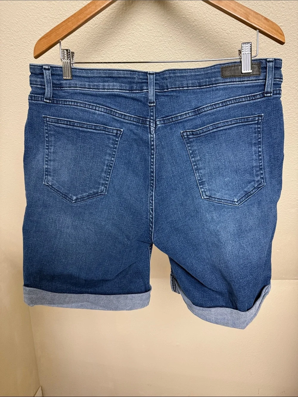DKNY JEANS Burmuda Shorts Size 16